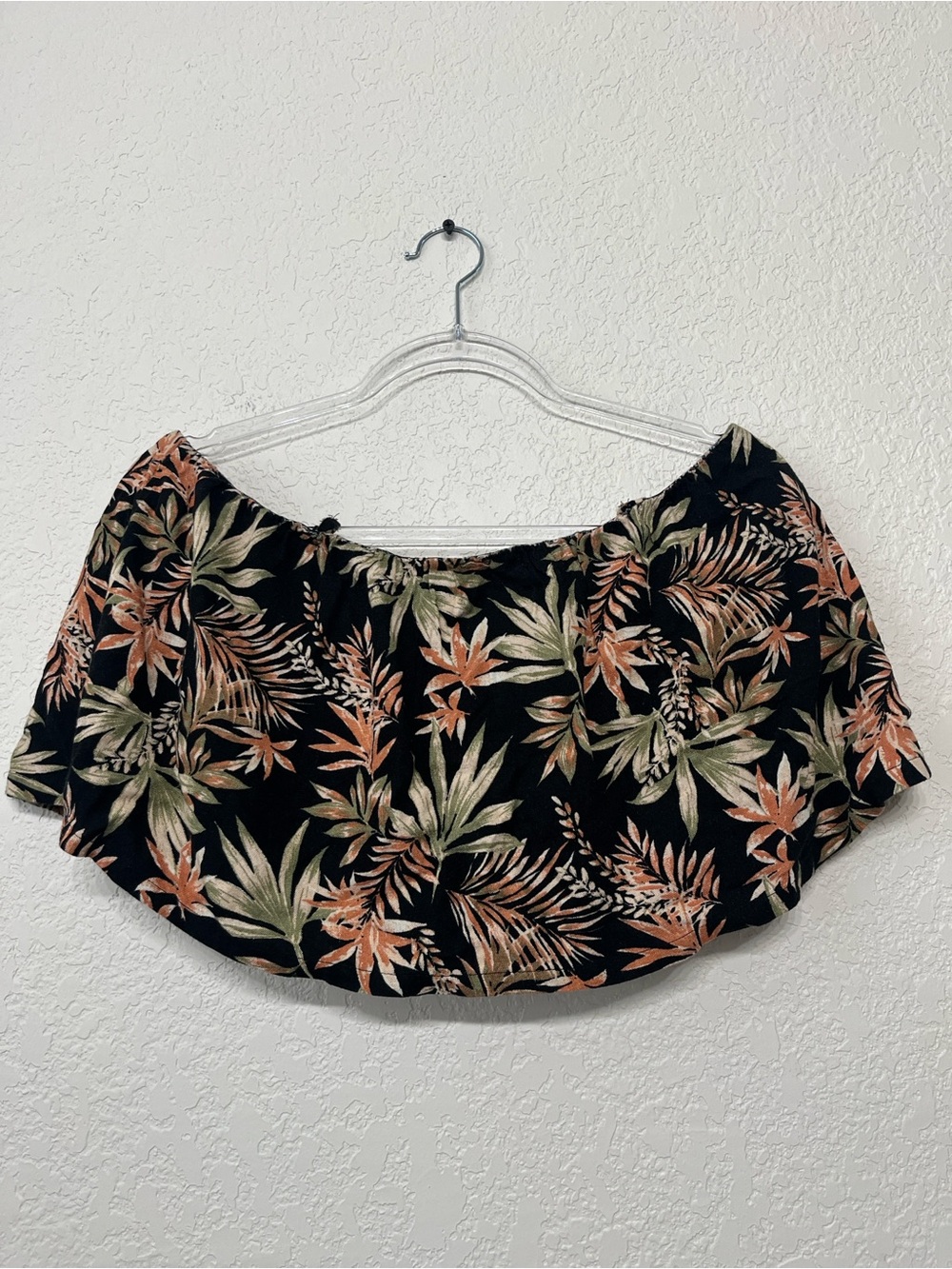 American Eagle Outfitters Women’s Large Black Tropical Leaf Print Tube Top